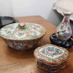 19th Century Rose Medallion Collection